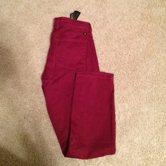 Lucky brand wine ankle Capri - Picture 4 of 6