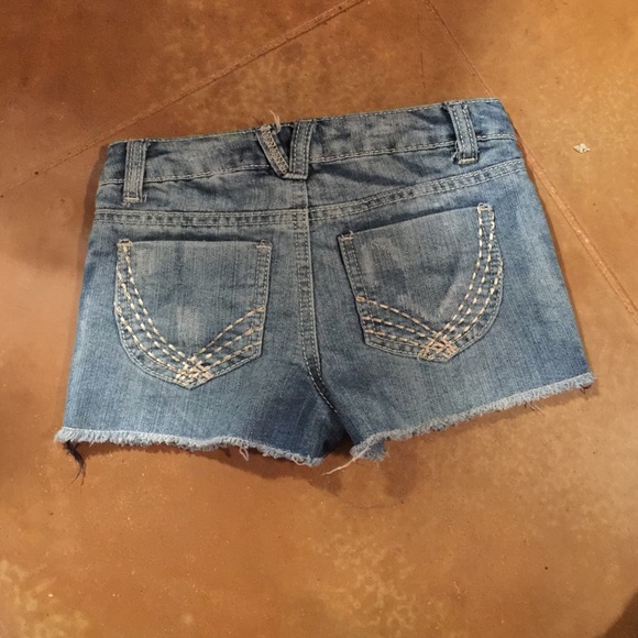 Shorts - Picture 2 of 3