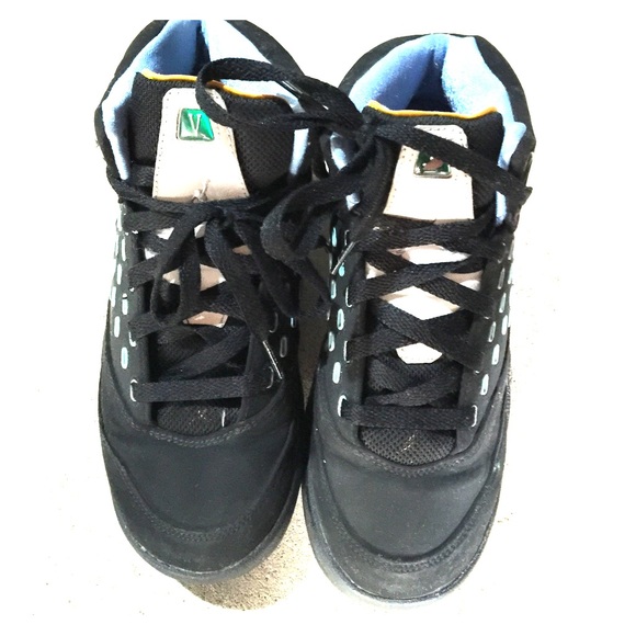 Jordan's Carmelo size 6