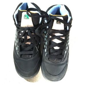 Jordan's Carmelo size 6