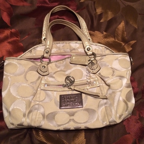 Coach poppy handbag.