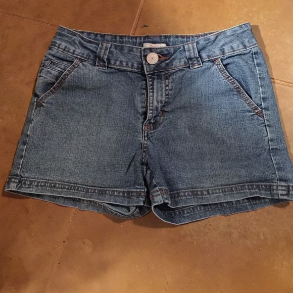 Shorts - Picture 1 of 3
