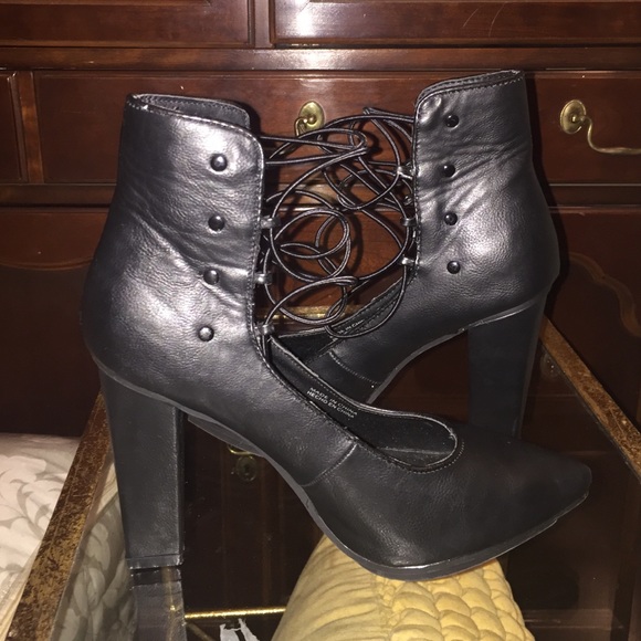 F21 Black strappy heels