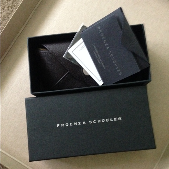 Soft sunglass case plus box