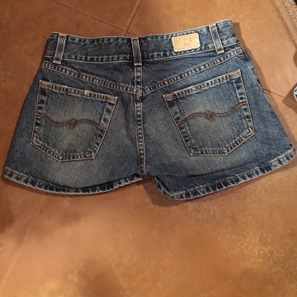 Shorts - Picture 2 of 4