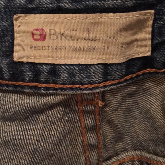 Shorts - Picture 3 of 4