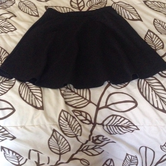 forever 21 black skater skirt