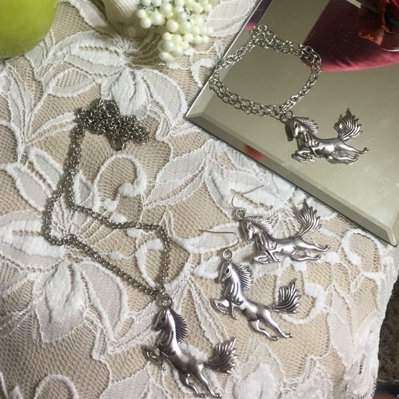 Silver horse pendant necklace bracelet earring set
