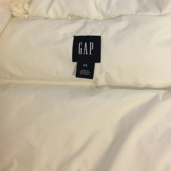 Gap - Picture 3 of 3