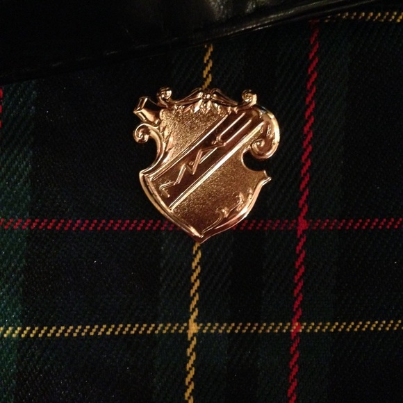 Mac - Picture 2 of 2