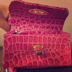 Credit Card Organizer: Card Cubby Wristlet