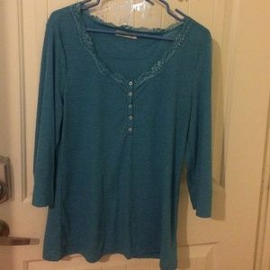 Old Navy 3/4 Sleeve Henley Top