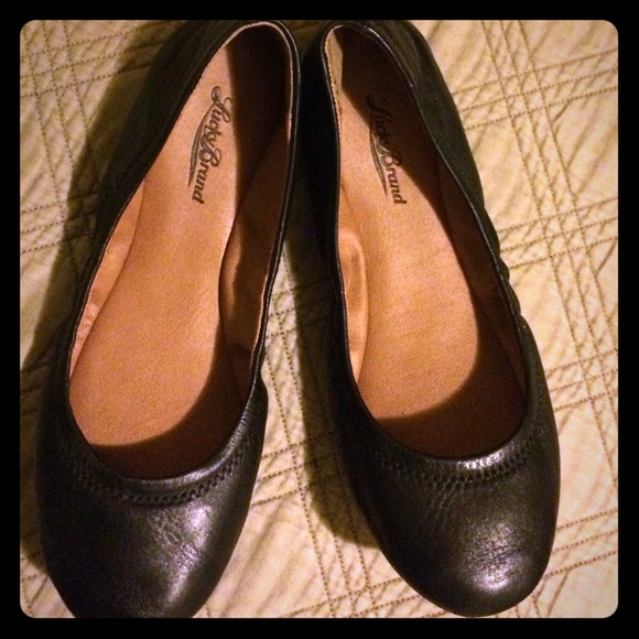 Lucky brand flats