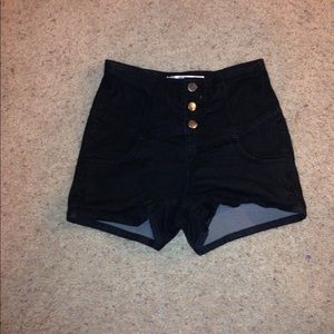 black highwasted shorts
