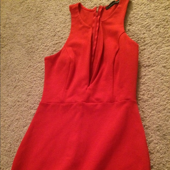 Dresses - Picture 3 of 4