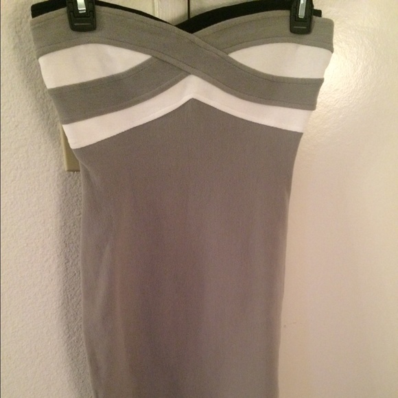 Dresses - Picture 4 of 4