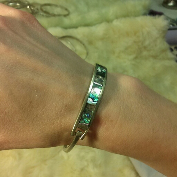 Alpaca Mexico Abalone Hinged Bangle