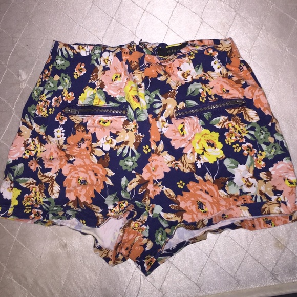 Floral high waisted shorts