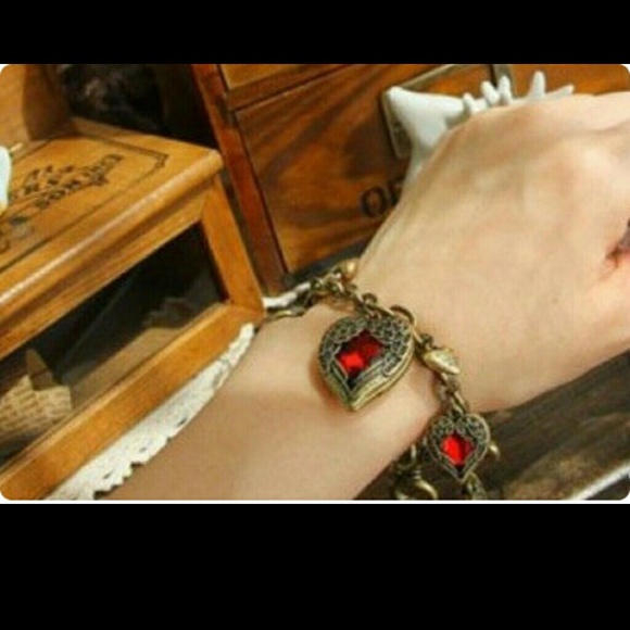 Necklace and Bracelet Set - Picture 3 of 3