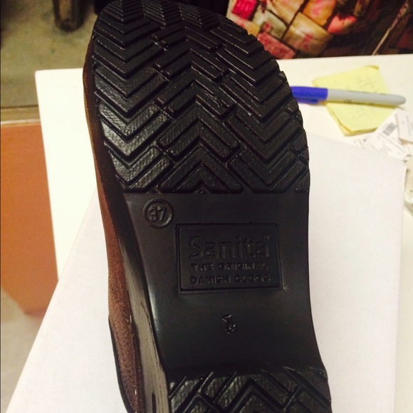 SOLD SOLD Brand new sanita signature nurse shoes - Picture 3 of 4