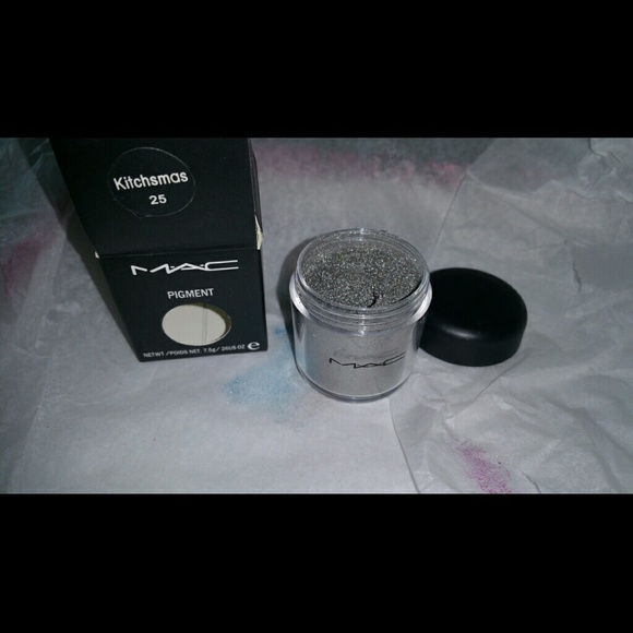 New In Box MAC Pigment KITCHSMAS
