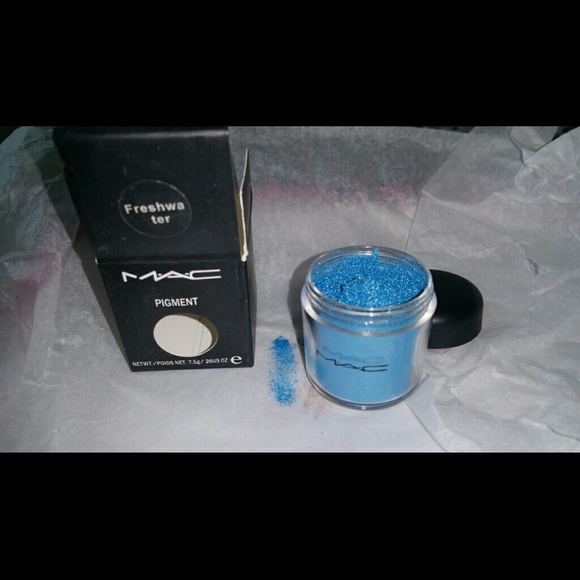 New In Box MAC Pigment FRESHWATER