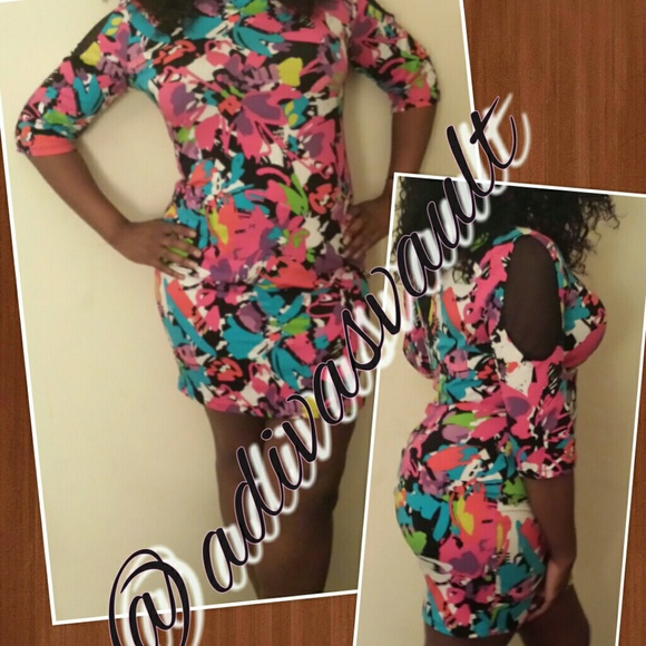 ** NEW**  Abstract Dress - Picture 3 of 3