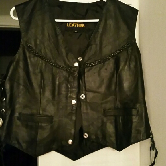 LEATHER RIDING VEST ⬇⬇PRICE REDUCED ⬇⬇