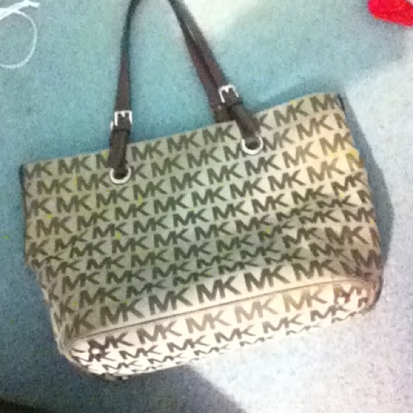 Michael kors jet set logo tote
