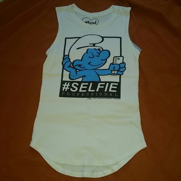 💙 SALE💙 Smurf Selfie shirt