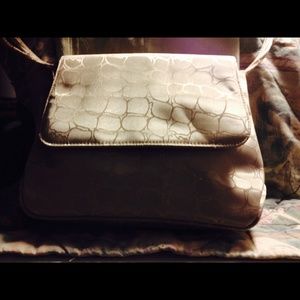 Giraffe Print Microfiber Shoulderbag