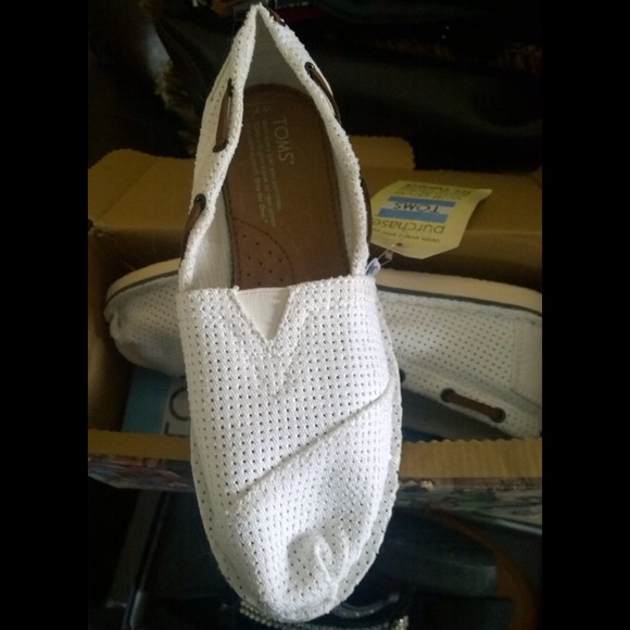 NWT Tom's Ladies Bimini Stitchout Shoes