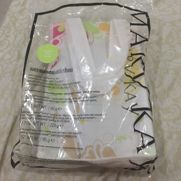 Honeydew Satin Hands