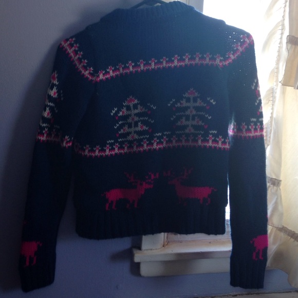 Sweater from forever21 girls - Picture 2 of 4