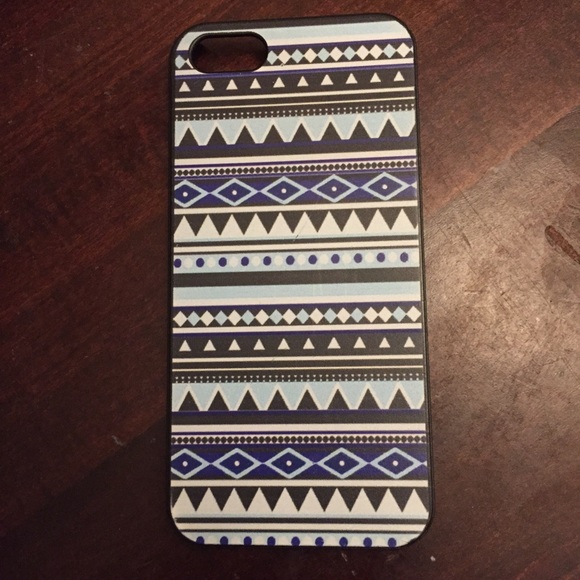 Accessories - Blue tribal print iPhone 5/5s case