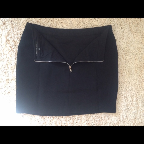 Skirt - Picture 3 of 4