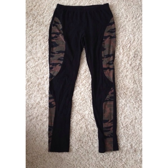 Black/camo leggings.