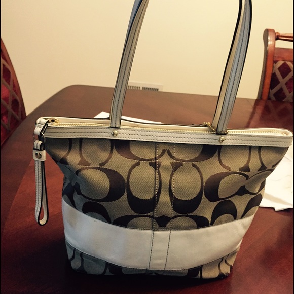 Coach handbag with Dust Bag!! 👛👜👝