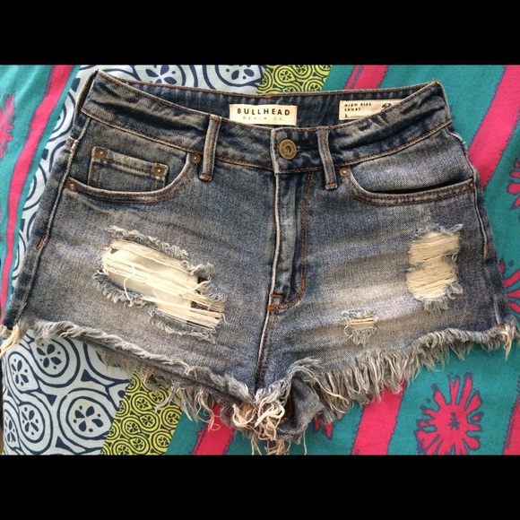 Pacsun bullhead high waisted Jean shorts !!