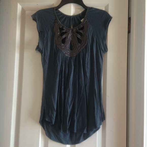 Keyhole embroidered flowy urban outfitters top