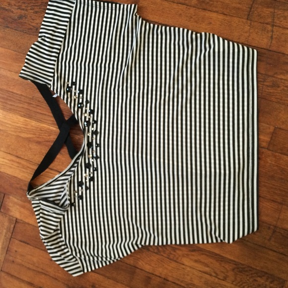 Black & white stripped open back shirt - Picture 1 of 2