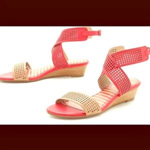 splendid evanston strappy sandals in red and tan