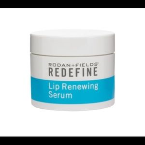 Lip Renewing anti- aging serum
