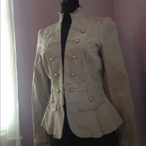 Black house white market blazer