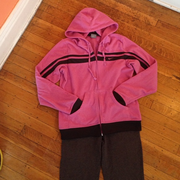 Nike Fleece Hoodie - Picture 2 of 4