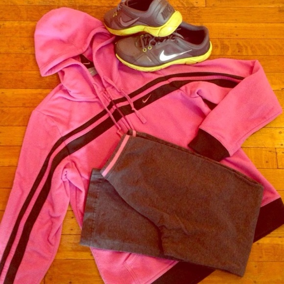 Nike Fleece Hoodie - Picture 3 of 4