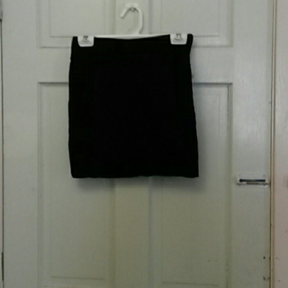 Black mini pencil skirt