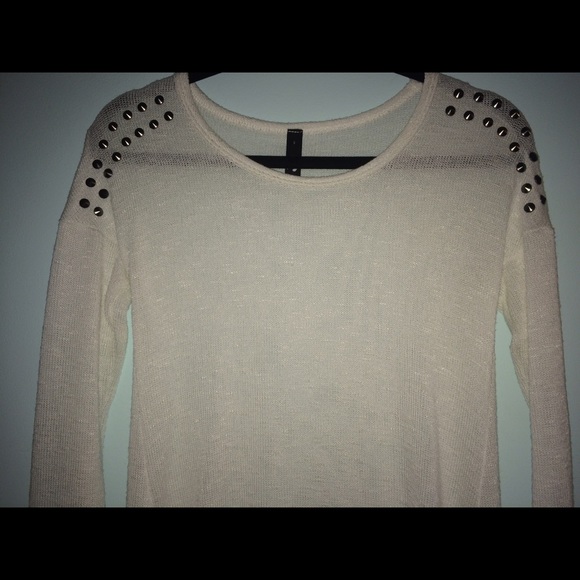 Long Shirt with studs - Picture 2 of 3