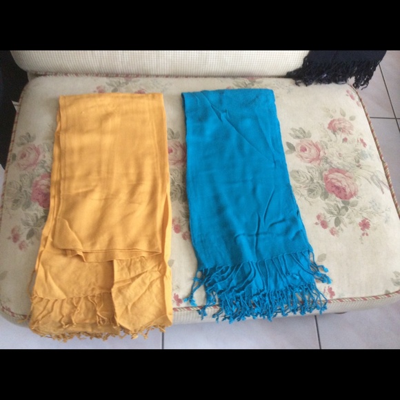 Set of 2 shawls perfect condition