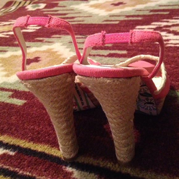Heels - Picture 3 of 3